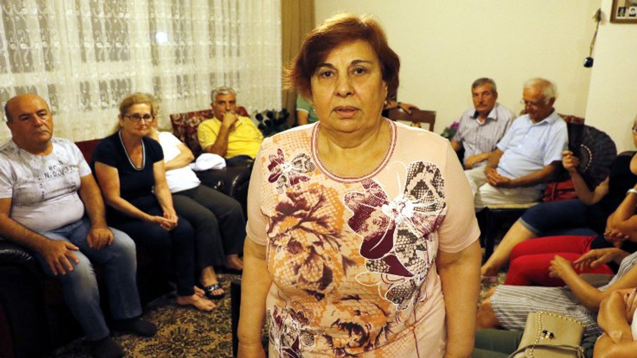 Ahmet Şık�ın annesinin evinde �adalet nöbeti�