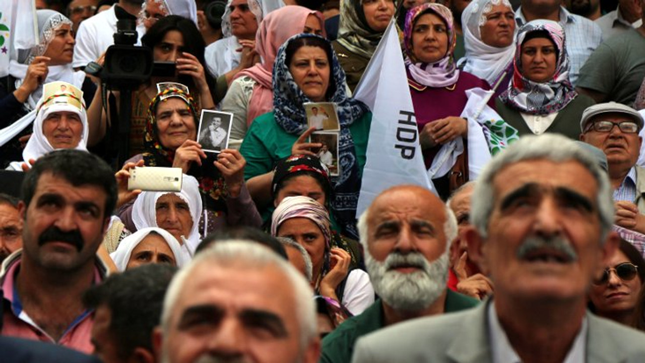 Selahattin Demirtaş'ın babası da seçim çalışmalarında