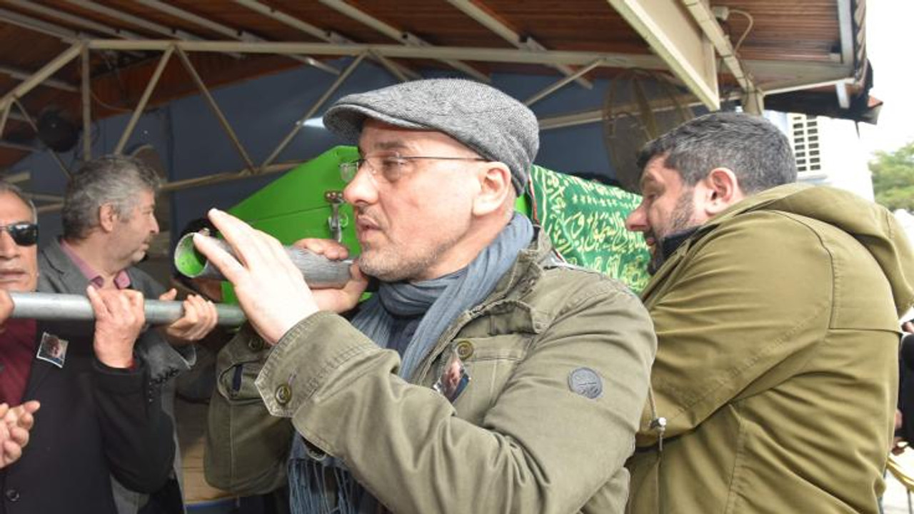 Ahmet Şık�ın babası toprağa verildi