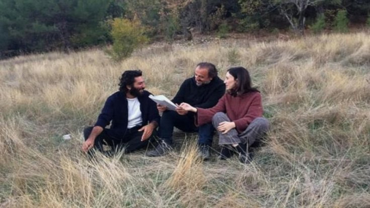 Özcan Alper’den yeni film Sibel Kekilli ve Berkay Ateş başrollerde