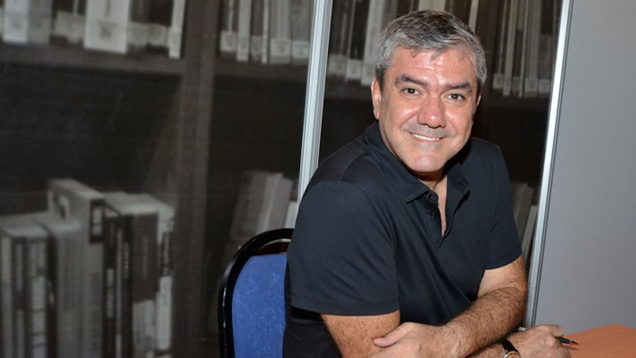 �Hulusi Akar�la gezmeye gitmem� diyen Yılmaz Özdil�e hapis cezası