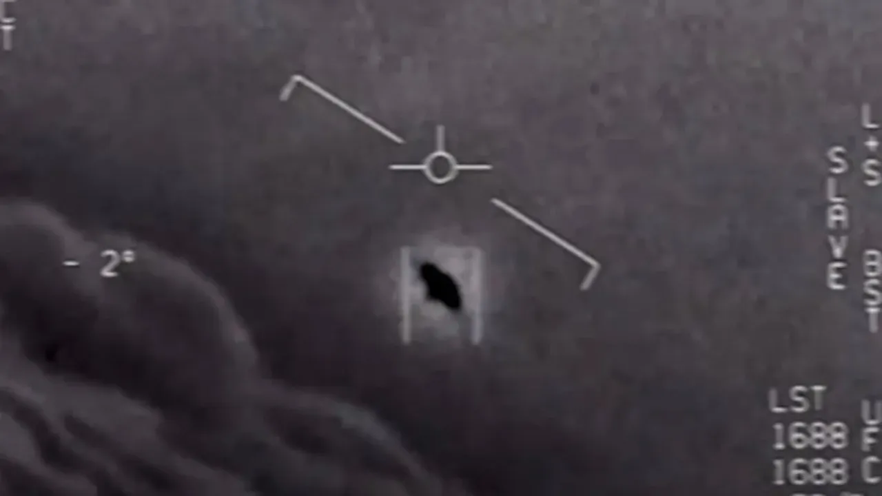 Eski Pentagon yetkilisinden UFO iddiası: Nükleer tesislere saldırdılar