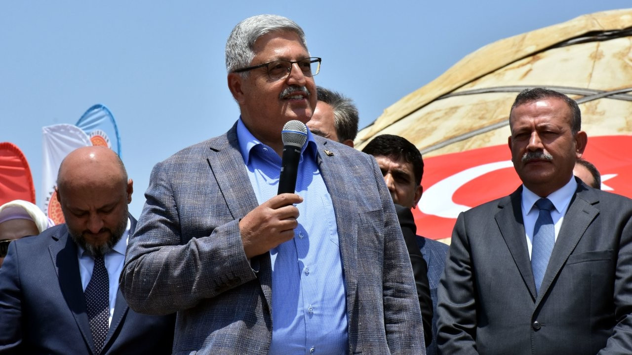 AK Partili Demiröz: Türkiye’nin il sayısı 100’e çıkarıldığında Ahlat’ı da bu şehirler arasına alacağız