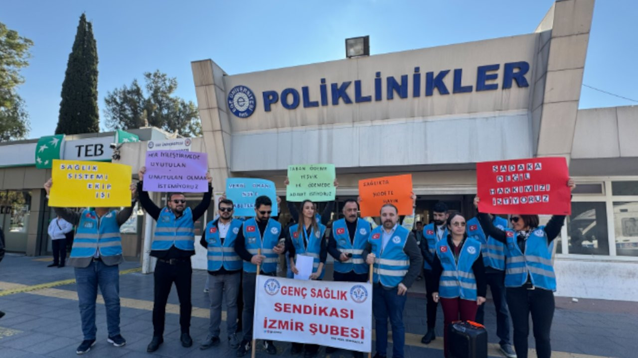 İzmir'de sağlık emekçileri: 'Memur zammı yüzde 43,93 üzerine çıkmalı'