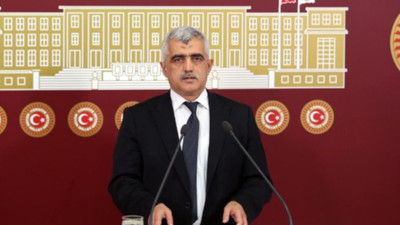Gergerlioğlu: Başörtüsü diye geldiler, insanların iç çamaşırlarını çıkarıyorlar