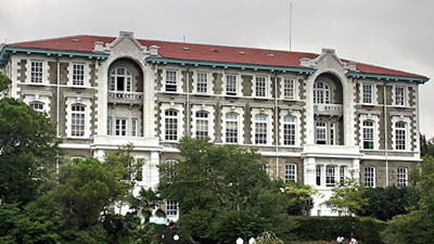 Boğaziçi'nde rektöre tepki: Atamayla değil seçimle gelmeli