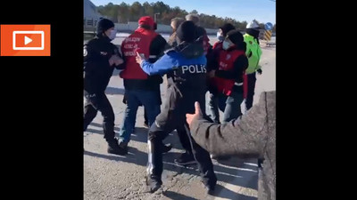 Polisin iki kez durdurduğu Ekmekçioğlu işçileri trafiği kesti