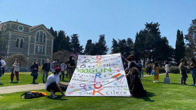 100. gün: Size ağır silahlarla devriye gezilen kampüsten sesleniyoruz