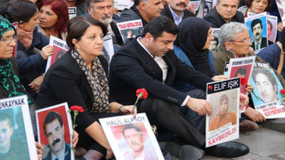 Selahattin Demirtaş Cumartesi Anneleri için besteledi: Diren Anne...