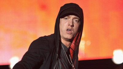Eminem, gazetede Slim Shady’nin ölüm ilanını yayınlattı