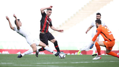 Atatürk Olimpiyat Stadyumu'nda 3 gol, 2 penaltı, 1 kırmızı kart