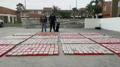 Hollanda'da muzların arasına gizlenmiş 1 ton 279 kilogram kokain ele geçirildi