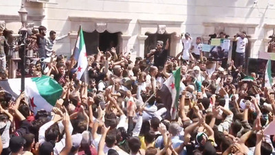 Çavuşoğlu'nun 'Suriyeli mevkidaşıyla görüşmesi' Azez'de protesto edildi