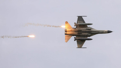 Myanmar ordusu festivali savaş uçaklarıyla bombaladı, en az 80 ölü