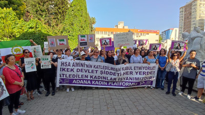 Kadınlar sokakta: İran’da, Türkiye’de her yerde özgürlük istiyoruz