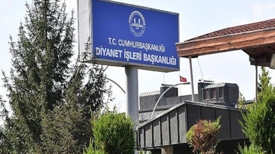 Diyanet depremzede çocuklarla ilgili fetvayı sildi: Evlat edinenle evlatlığın evlenme engeli yok