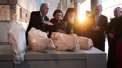 Vatikan Parthenon heykellerini Yunanistan’a iade etti