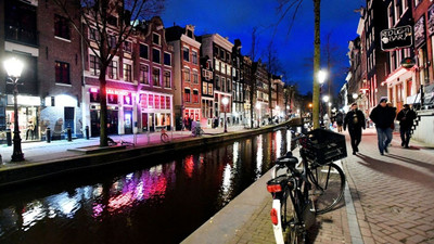 Belediyeden genç İngiliz erkeklere karşı kampanya: Amsterdam'dan uzak durun