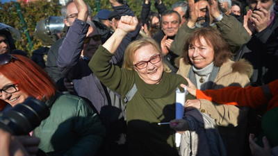 Mücella Yapıcı’yı kelepçeli muayene eden diş hekimine ceza
