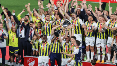 Fenerbahçe kupa zaferini 5 yıldızlı formayla kutladı