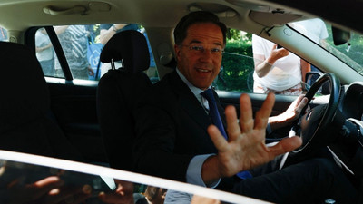 Hükümet düşmüştü: Başbakan Rutte siyaseti bırakıyor