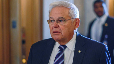 'Rüşvet' suçlaması: Senatör Menendez komite başkanlığından ayrıldı