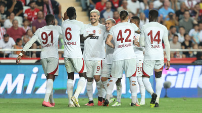 Galatarasay deplasmanda 3 puanı 2 golle aldı