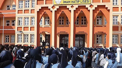 Cumhuriyet’in 100. yılı kutlamasında öğrencilere Kuran dinletilecek