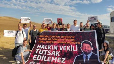 Özgürlük yürüyüşü bugün ölen işçiler için...