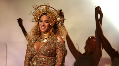Beyonce tarihe geçti: Country listesinde zirveye çıkan ilk siyah kadın oldu