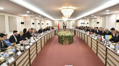 İYİ Parti CHP'nin iş birliği teklifi için toplandı