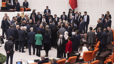 AK Parti’den bayılıp düşen Bitmez’e: 'Allah’ın gazabı böyle olur işte! Allah’ın gazabı böyle!'