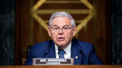 Menendez hakkında yeni iddianame: İnternette 1 kilo altının fiyatını aratmış