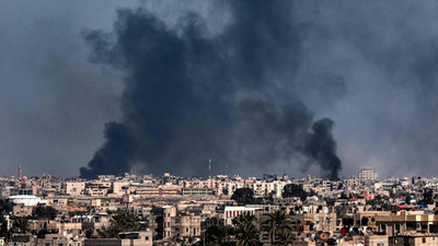 Hamas: İsrail'in Gazze'ye saldırılarında ağır yaralanan 8 rehineden 3'ü öldü