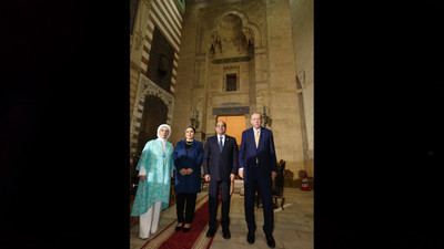 Erdoğan, Sisi'yle türbe ziyaret etti