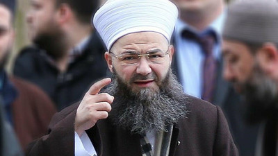 Cübbeli Ahmet'ten İsmailağa iddiası: Küçük kızlara büyü yaptırıyorlar