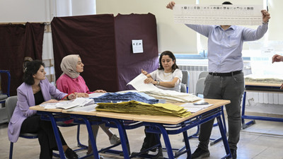 AK Parti 356, CHP 337 ilçe belediyesini kazandı