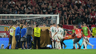 Euro 2024'te korkutan kaza: Kaleciyle çarpışan Varga hastaneye kaldırıldı
