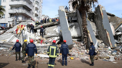 Ezgi Apartmanı için 7 kamu görevlisine dava: 'Görevi ihmal ettiler'