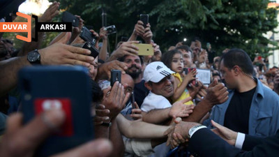 Duvar Arkası... AK Parti’de sevinç: Vatandaş fotoğraf çektiriyor!