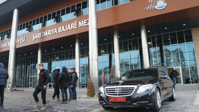 Van Büyükşehir Eşbaşkanları: Kayyım yağmaya başladı