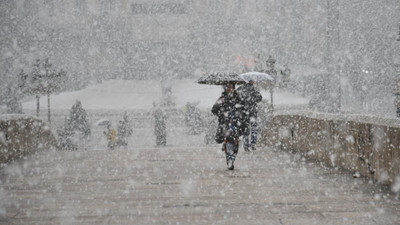 Lapa lapa kar başlıyor: Meteoroloji 15 ili sarı kodla uyardı