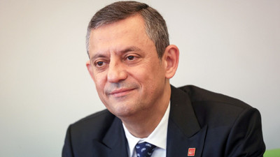 Özgür Özel'den kadınlara çağrı: Gelin, seçin, tarihe geçin