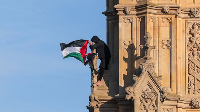 16 saat sonra kuleden indi: Big Ben'e tırmanan eylemci gözaltına alındı