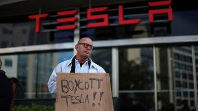 Trump'tan Musk'a 'boykot' desteği: Yarın sabah yeni bir Tesla alacağım