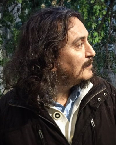 Ersan Üldes: 'Büyük' romanlar göğün katlarından indirilsin ve sadece roman olarak görülsün - Resim : 1