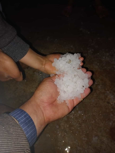 Deprem bölgesinde dolu ve sağanak: Çadırları, evleri su bastı, araçlar yolda kaldı - Resim : 2