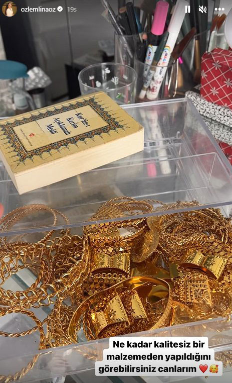Fenomen Özlem Öz'den Kuran'lı paylaşım: Altınlarım sahte - Resim : 1