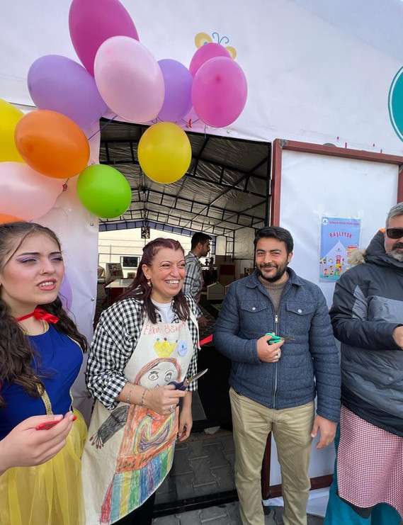 Deprem bölgesindeki büyük ÇABA - Resim : 5