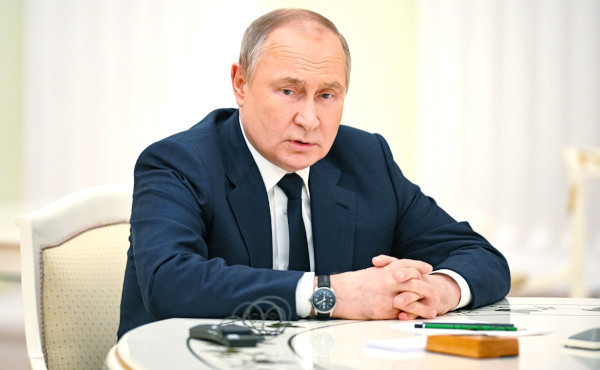 Putin: Ukrayna'yla diplomatik olarak anlaşmaya varabileceğimizi umuyoruz - Resim : 1
